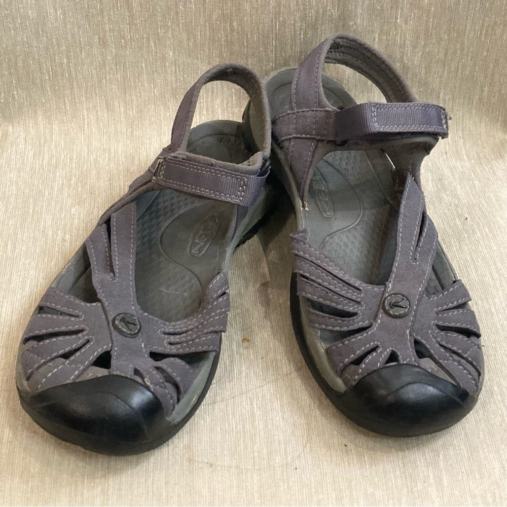 KEEN Sz 7.5 Rose Rubber Toe Cap Sole Multiple Straps Velcro Closure Sandals